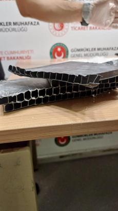 Sabiha Gökçen'de yolcunun valizinde uyuşturucu ele geçirildi