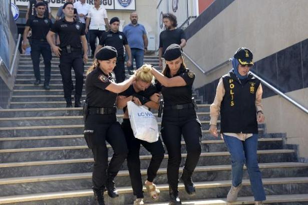 Beşiktaş'taki cinayette gözaltına alınan kişiler adliyeye sevk edildi