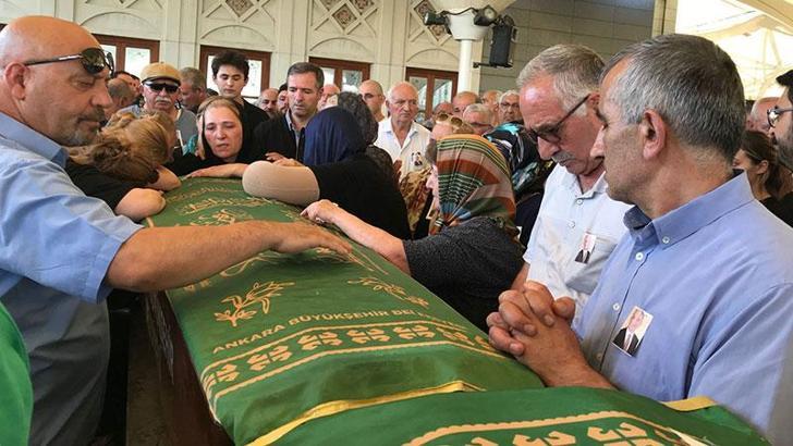 CHP eski ilçe başkanı için iki cenaze namazı kılındı