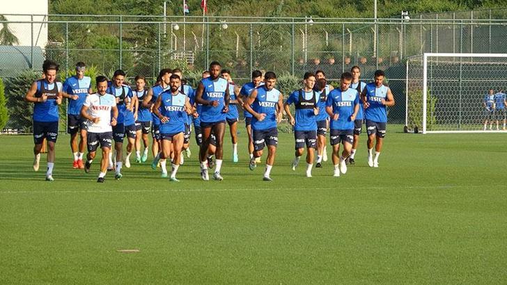 Trabzonspor, Antalyaspor maçının hazırlıklarına çift idmanla başladı