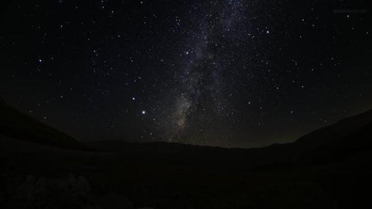 Saniyede 59 kilometre hızla atmosfere girecek gök taşları, ateş topları gibi görünecek