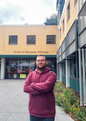 Birincilikle bitirdi, Avustralya'dan burs aldı