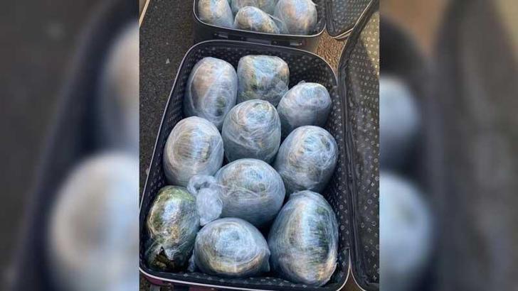 Gaziantep'te 2 polis memuru 19 kilo uyuşturucu ile yakalandı