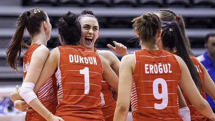 19 Yaş Altı Kız Voleybol Milli Takımı namağlup yarı finalde