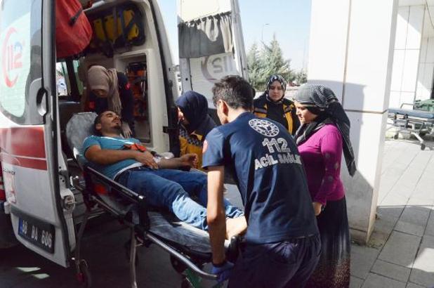 Köpeklerin saldırısına uğrayan işçi hastaneye kaldırıldı