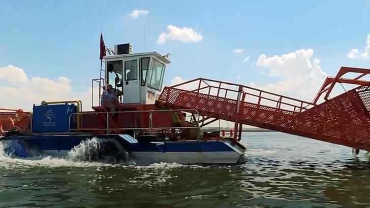 Bakan Özhaseki: Mogan Gölü'nden 3 milyon 500 bin metreküp çamur çıkarıldı