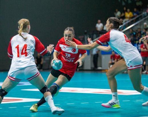 Türkiye, U17 Kızlar Avrupa Hentbol Şampiyonası 2'nci klasmanında gümüş madalya kazandı