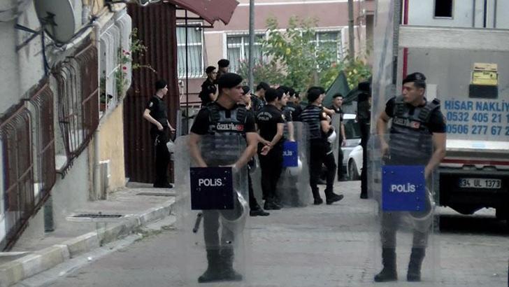 Eyüpsultan'da bir vakfa ait yurt mahkeme kararıyla tahliye edildi