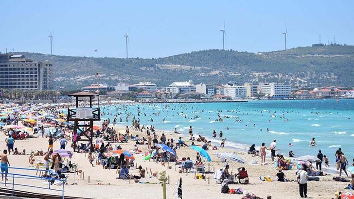 Çeşme'de 'Havlunu al da gel' protestolarının hedefi beach club'lara giriş, 300 TL'den başlıyor