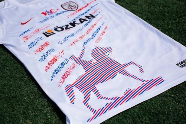 Altınordu'dan anlamlı Atatürk forması