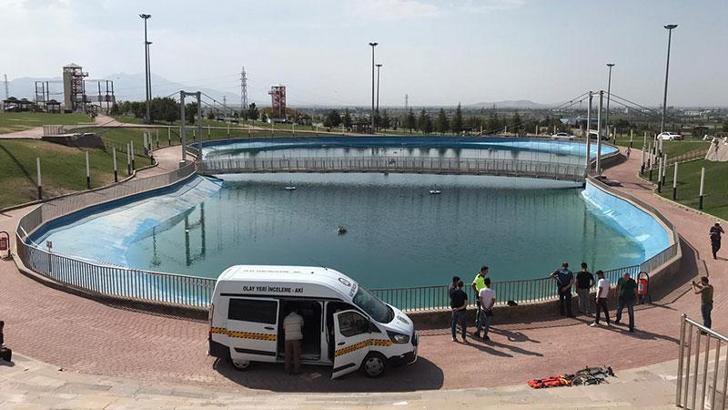 Parktaki süs havuzunda boğulma tehlikesi geçiren 2 kardeş, yoğun bakımda