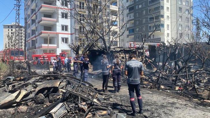 Çocukların attığı torpil, evi yaktı