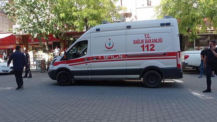 Siirt'te iki grup arasında sopa ve bıçaklı borç- alacak kavgası: 1 yaralı