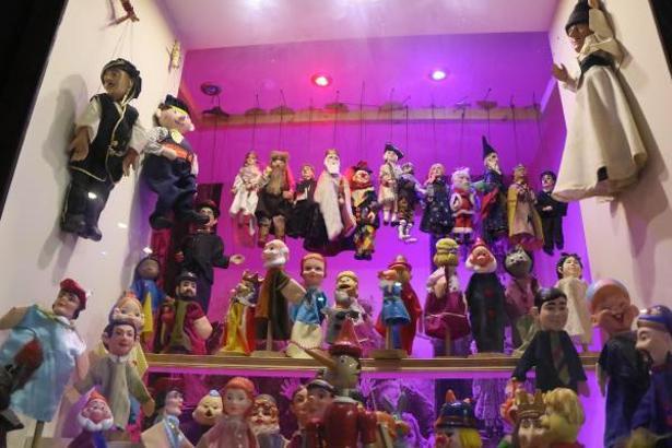 Canik Oyuncak Müzesi’ndeki tüm oyuncakları Sunay Akın tanıtıyor