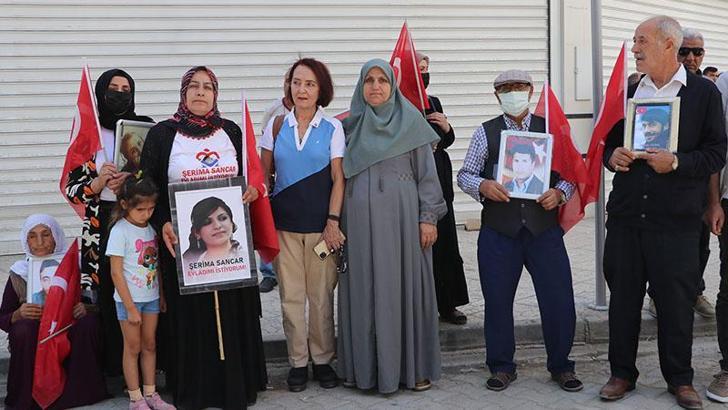 Evlat nöbetindeki anne: Çocuklarımızı almadan ayrılmayacağız