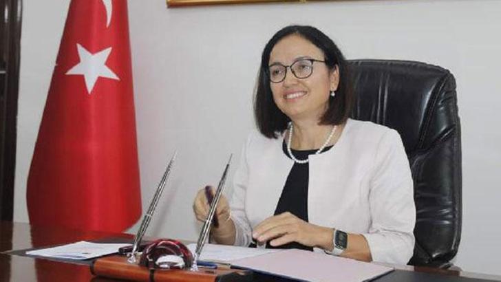 Yalova'nın 3'üncü kadın valisi, çiçek yerine depremzedeler için bağış yapılmasını istedi