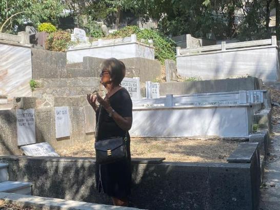 Güngör Uras vefatının 5. yılında mezarı başında anıldı