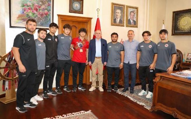 Dünya Şampiyonu Alperen Berber’den Büyükşehir Belediyesi’ne ziyaret