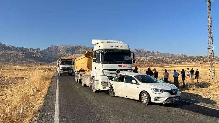 Silopi'de hafriyat kamyonunun çarptığı otomobildeki 1 kişi öldü, 2 kişi yaralandı