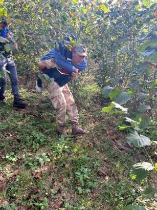 Bir gün sonra bulunan Alzheimer hastasını jandarma personeli sırtında taşıdı