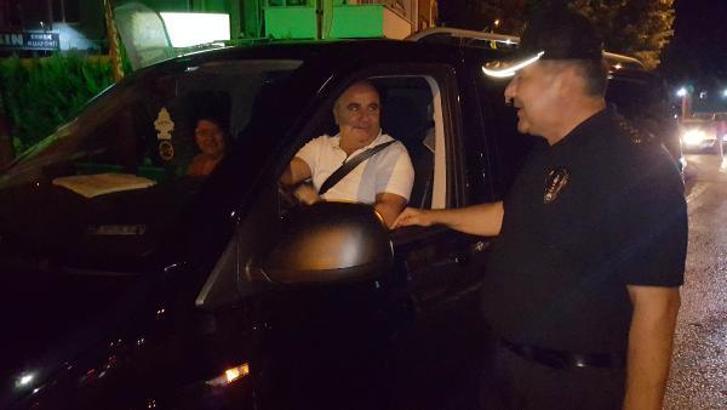 Edirne Emniyet Müdürü Karaburun, trafik uygulamasına katıldı, sürücüleri uyardı