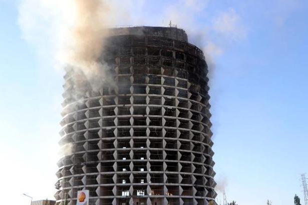 Gaziantep'te atıl haldeki otelde yangın (4)
