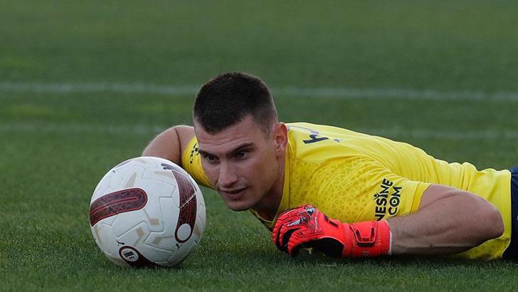 Fenerbahçe’de yeni transfer Livakovic, ilk idmanına çıktı