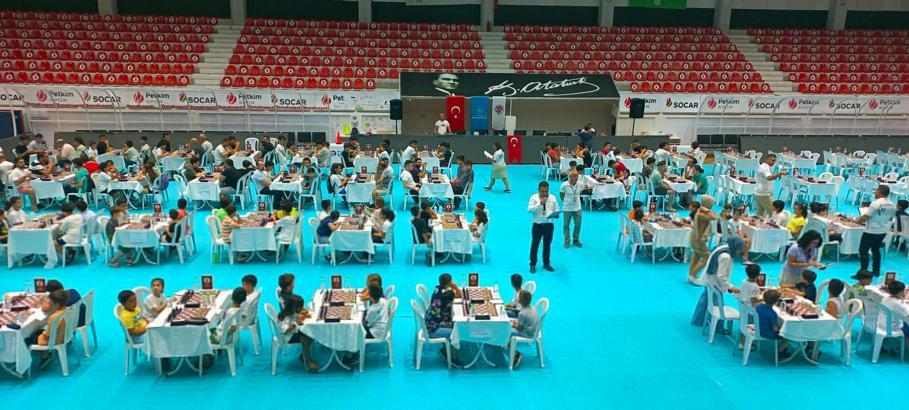 Satranç tutkunları Aliağa'da buluştu