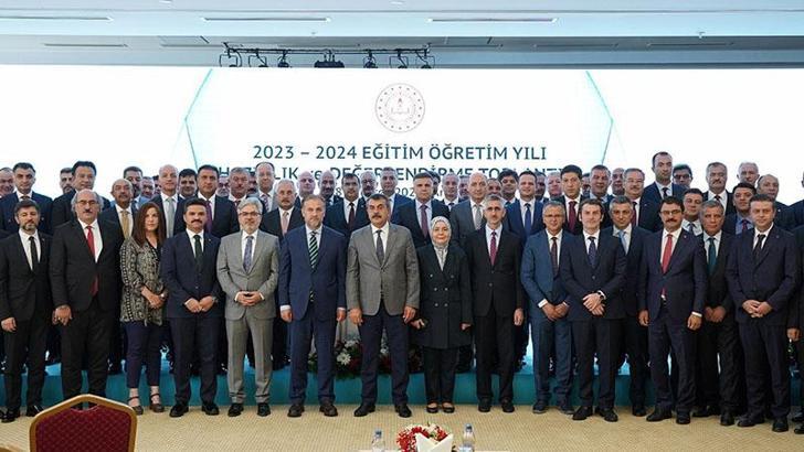 Bakan Tekin: Öğretmenlere önlükte zorunluluk yok, teşvik ediyoruz