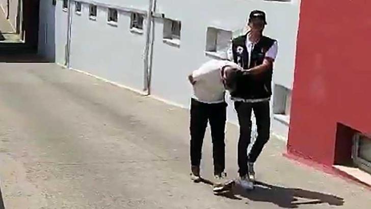 Otomobilin bagajındaki valizlerde 14,5 kilo esrar ele geçirildi