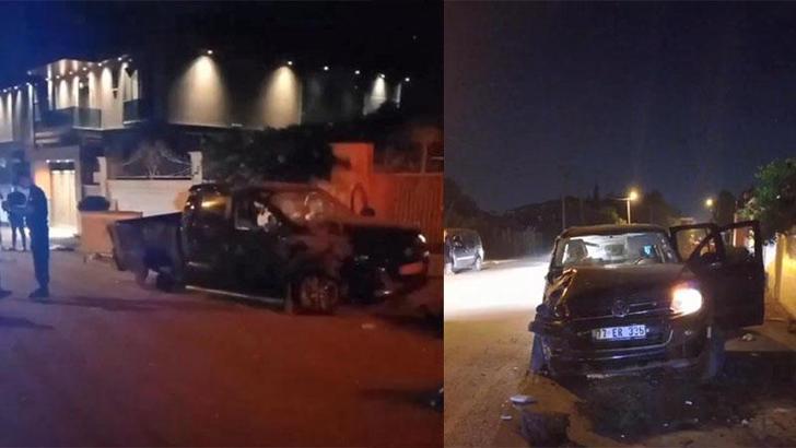 Kamyonet, villanın bahçe duvarına çarptı; 2 ölü, 1'i ağır, 3 yaralı