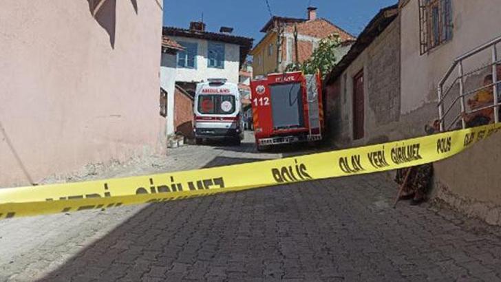 Evin bahçesinde el bombası kazısı