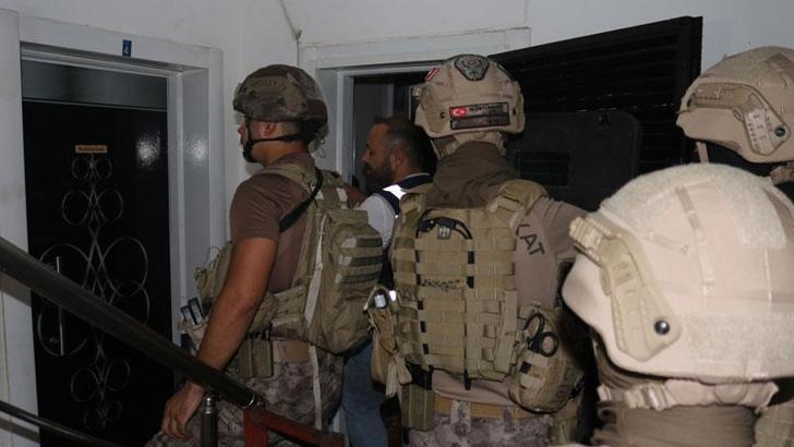 Antalya Zeytinköy’de 200 polisle uyuşturucu baskını