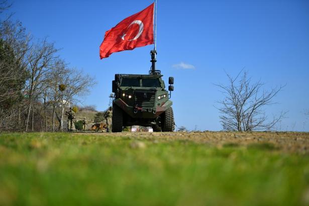 Yunanistan sınırında 13'ü FETÖ üyesi 18 kişi yakalandı