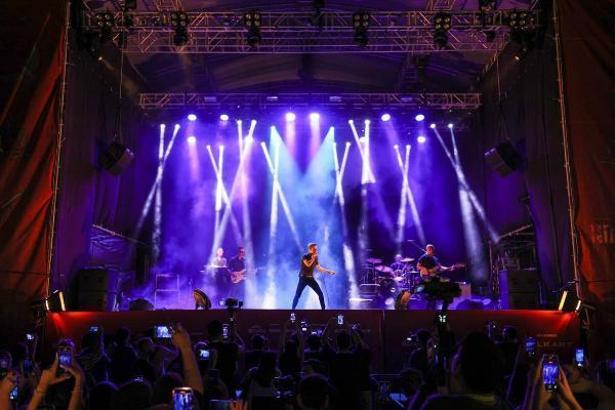 İzmir Enternasyonal Fuarı'nda konserler ve etkinlikler sürüyor