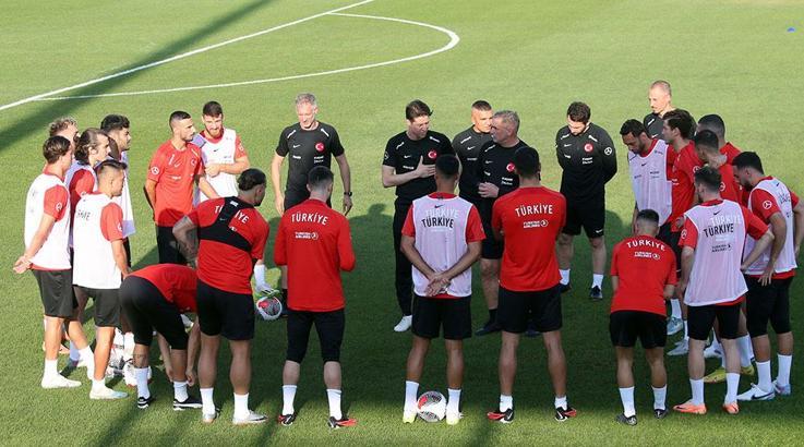A Milli Futbol Takımı, Ermenistan maçının hazırlıklarını sürdürdü