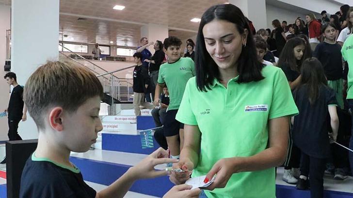 Nesibe Aydın Kadın Basketbol Takımı, öğrencilerle bir araya geldi