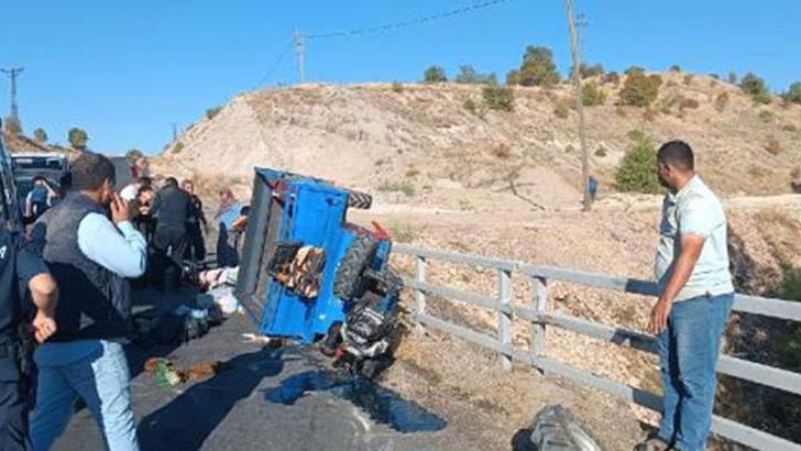 Elazığ'da patpat devrildi: 3'ü ağır, 14 yaralı