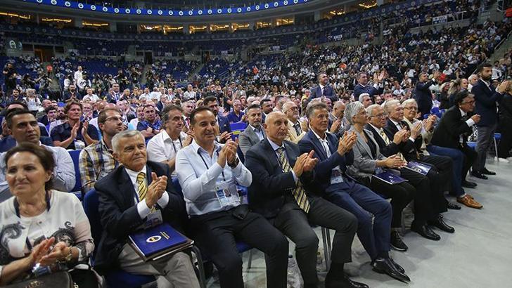 Fenerbahçe’de stat isim değişikliği için yönetime yetki verildi