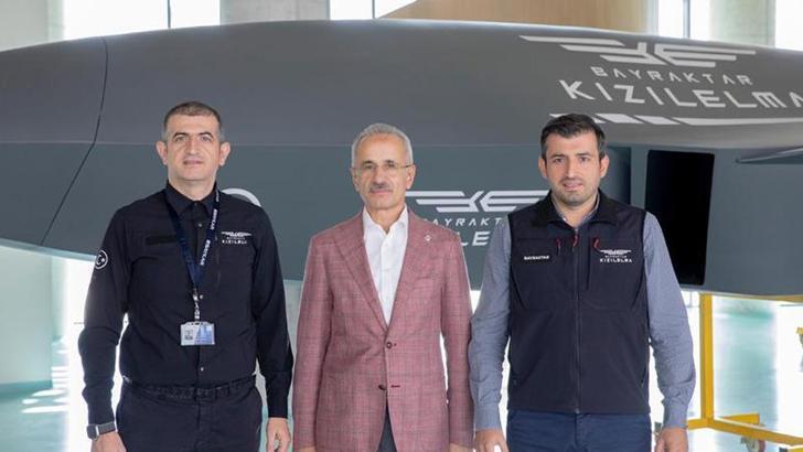 Bakan Uraloğlu, Özdemir Bayraktar Milli Teknoloji Merkezi'ni ziyaret etti