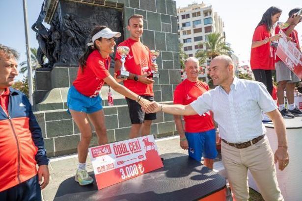 9 Eylül İzmir Yarı Maratonu'nda kurtuluş coşkusu