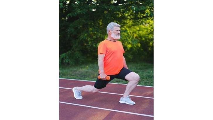 Yürüme mesafesinde kısalma yaşayanlar dikkat; spinal stenoz görülebilir