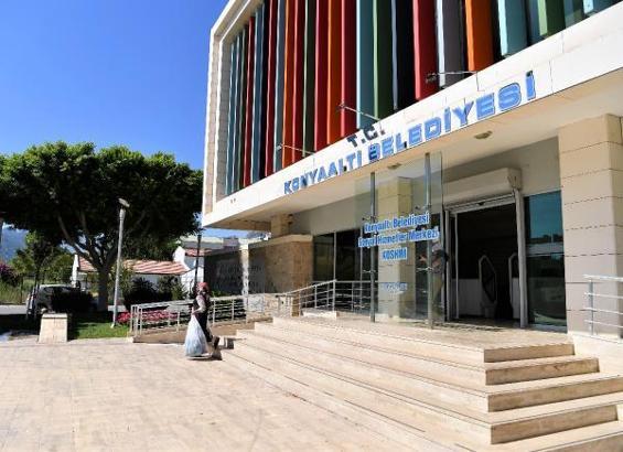 Konyaaltı'ndan çocuklara kırtasiye desteği