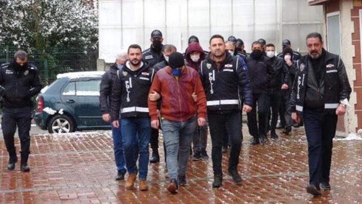 Yüzlerce silah ve parçalarıyla yakalanan 16 sanığa 26'şar yıla kadar hapis istemi