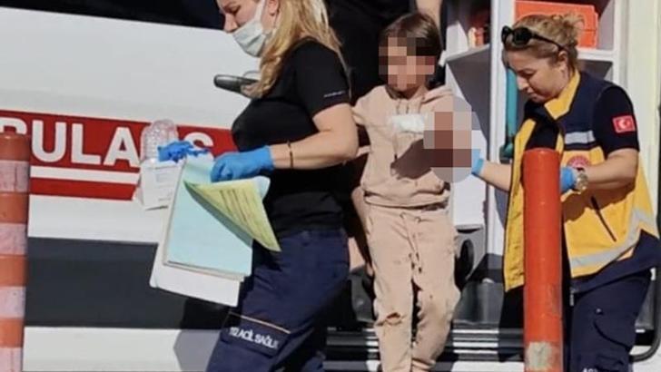 Demir bahçe kapısına elini sıkıştıran çocuğun 3 parmağı koptu