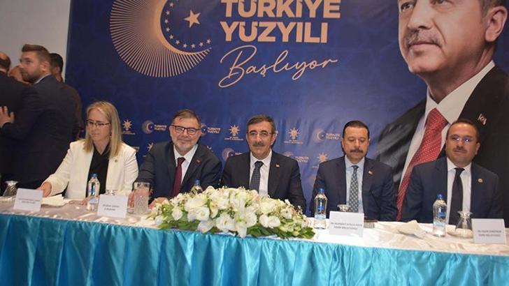 Cumhurbaşkanı Yardımcısı Yılmaz, İzmir'de