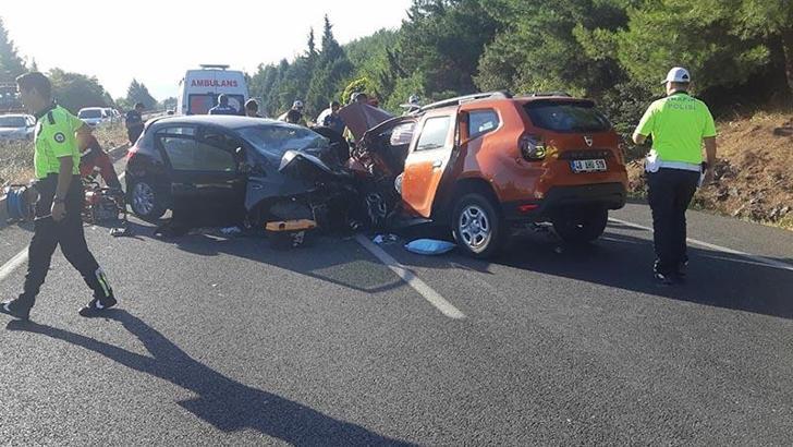 Karşı şeride geçen otomobil, cipe çarptı; 2 ölü, 2 yaralı