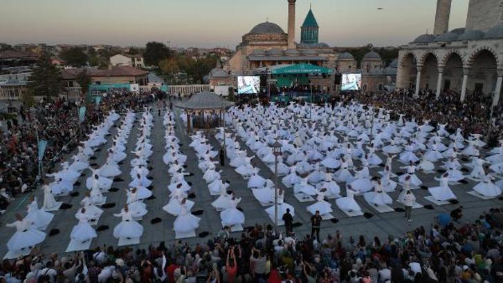 Mevlana'nın doğum yıldönümü etkinlikleri 250 semazenin gösterisiyle başladı