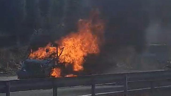 Oto kurtarıcı TIR’a çarptı; sürücüsü yanarak can verdi; 2 yaralı