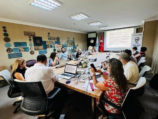 Avrupa Birliği projesiyle yaşlılara yönelik İngilizce eğitimi